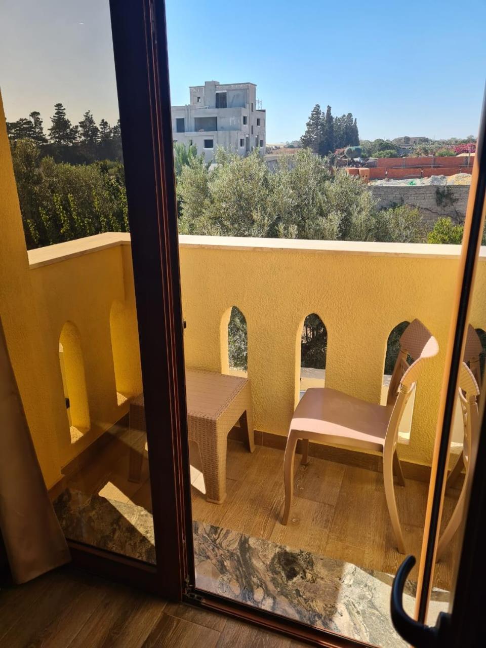 Mahdia - Baghdadi - Laourient Apartments, Restaurant, Cafe Exterior foto