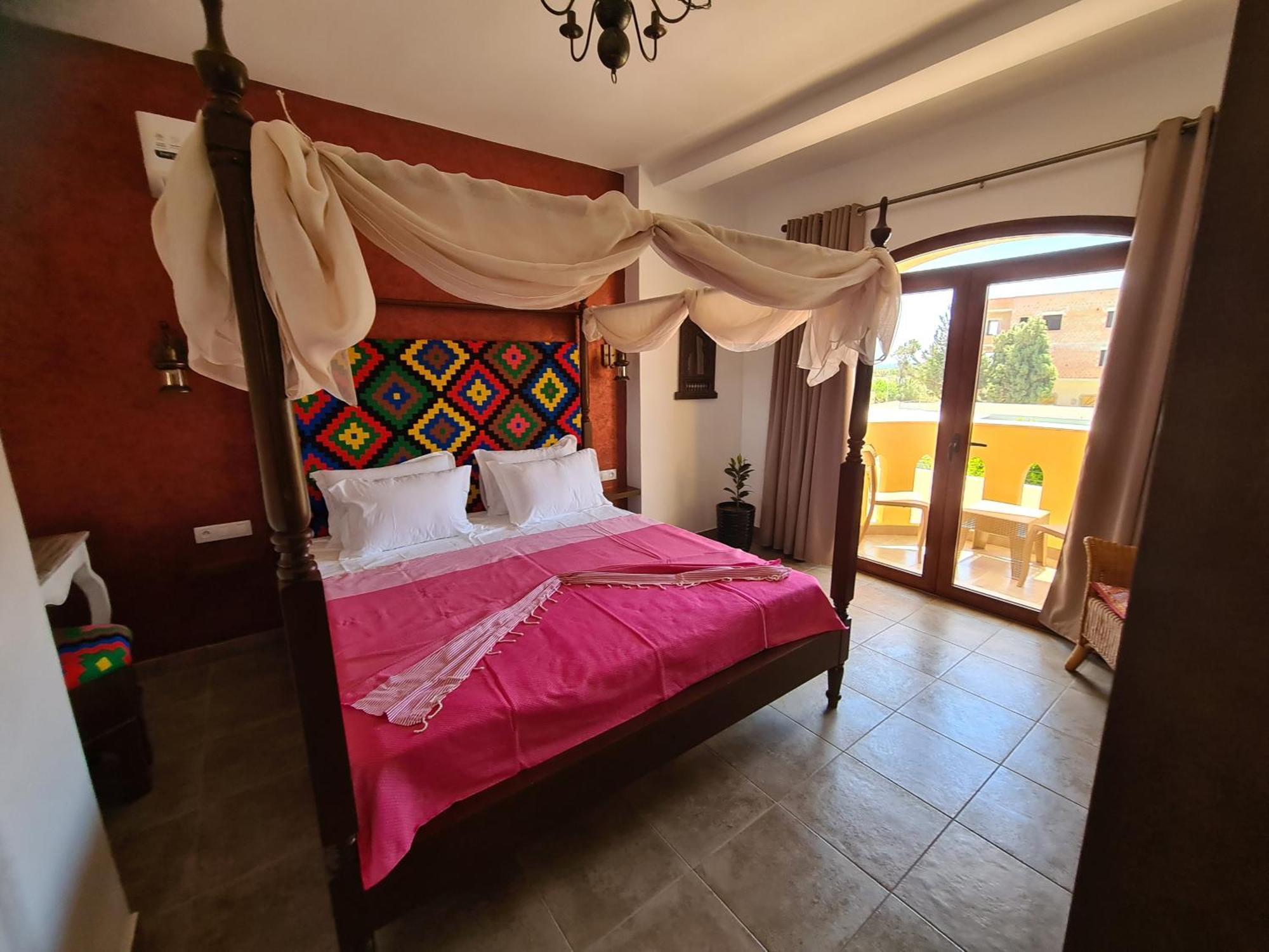 Mahdia - Baghdadi - Laourient Apartments, Restaurant, Cafe Habitación foto